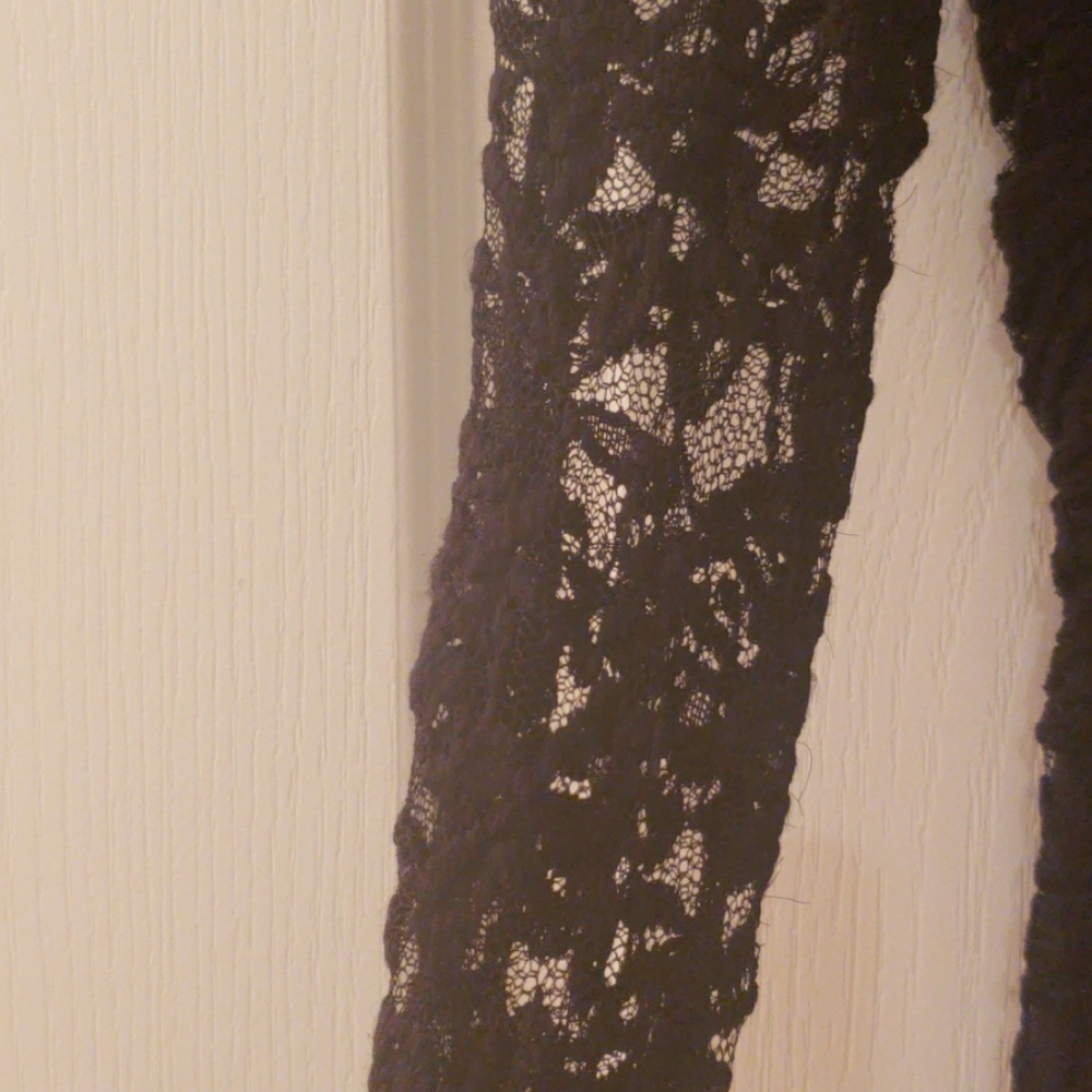 Lace Romper - Picture 7 of 7